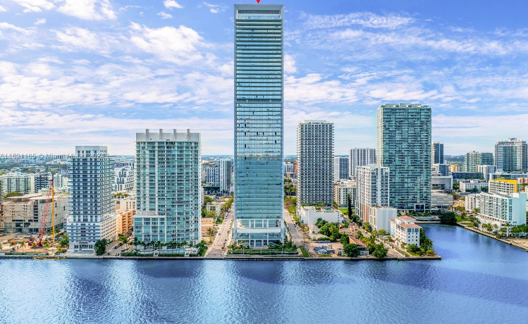 Premium Luxury Penthouse in the Heart of Miami